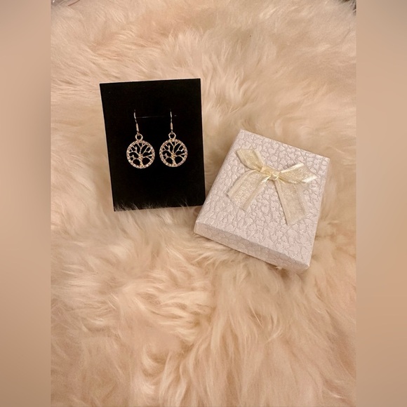 NWT Gold plated rhinestone tree of life earrings - Picture 2 of 2